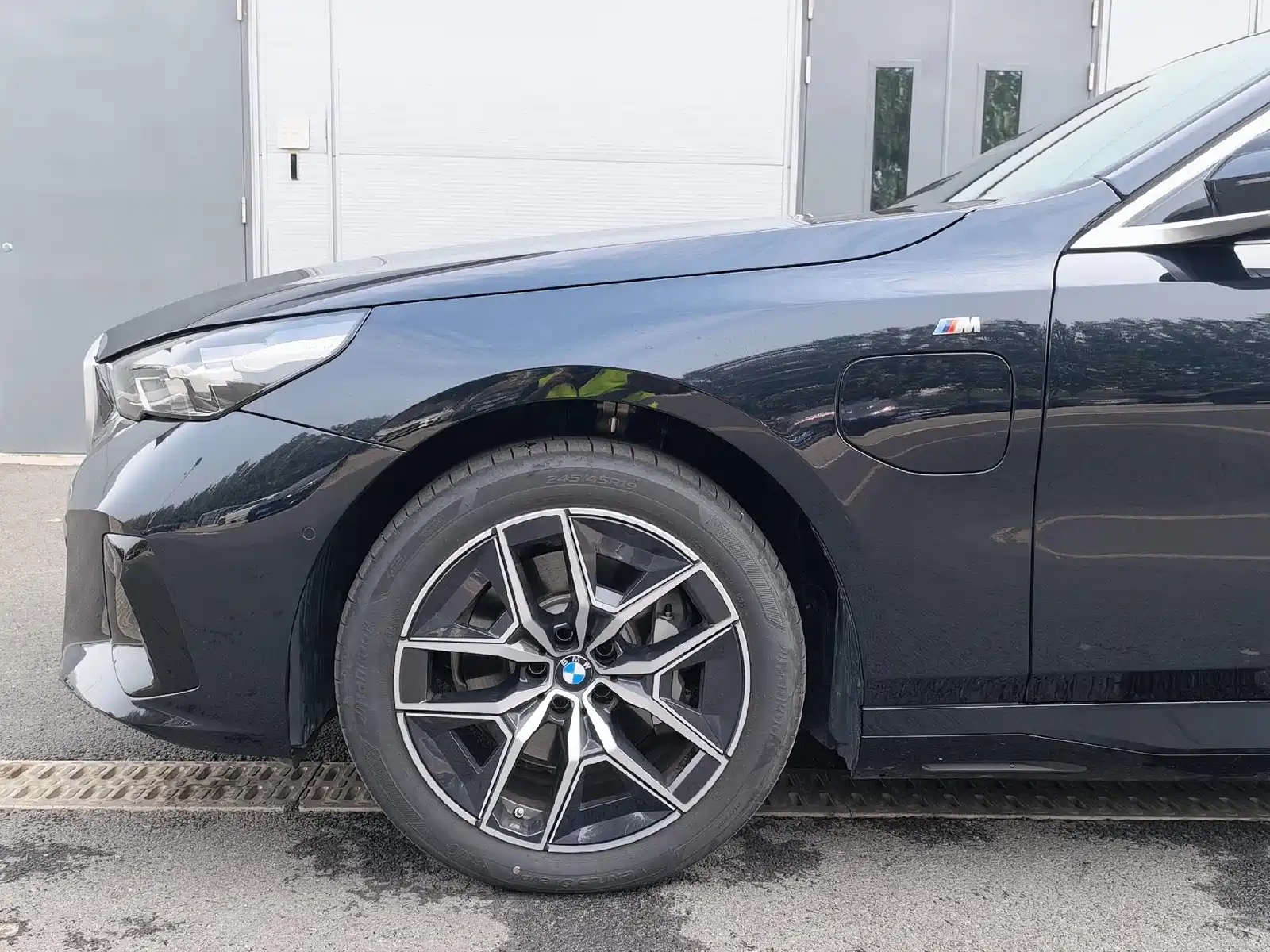 Фото 6 - BMW i5