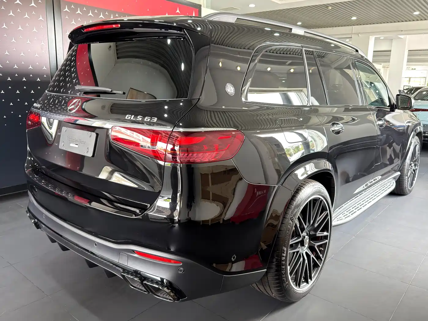 MERCEDES-BENZ GLS AMG