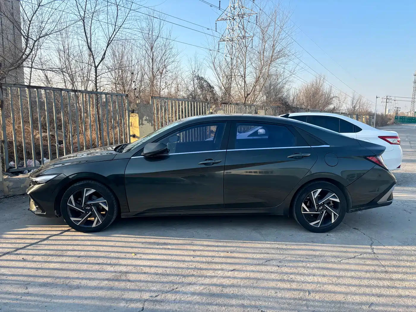 HYUNDAI ELANTRA