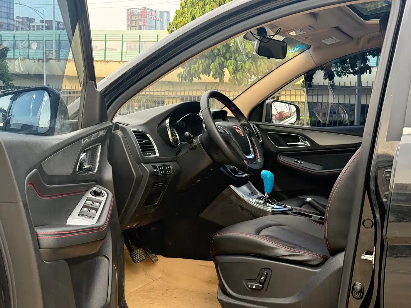 Baojun 560 2017 2016 1.8L iAMT Luxury