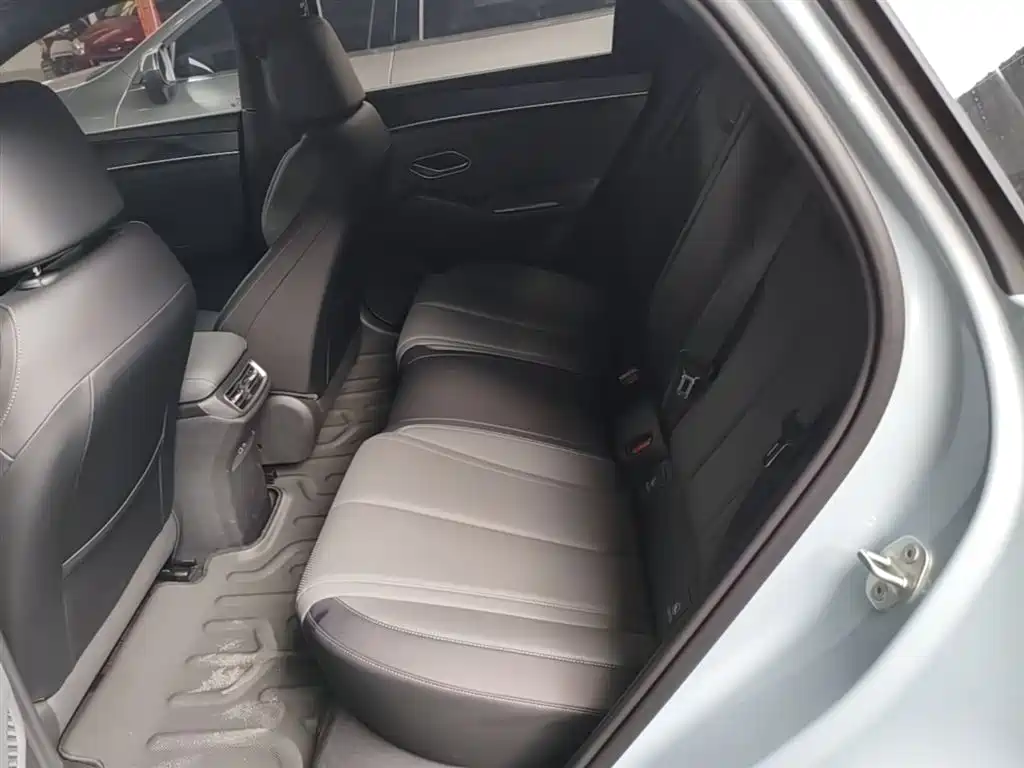 BYD Qin L 2026 DM-i 128KM Progressive фото 17