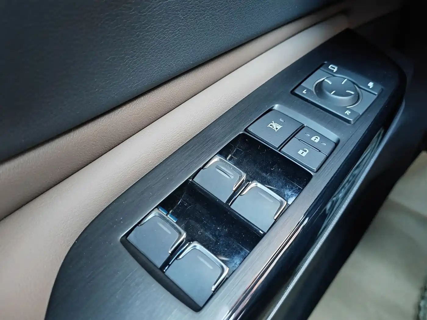 Lexus ES 2022 200 Excellence Edition фото 16