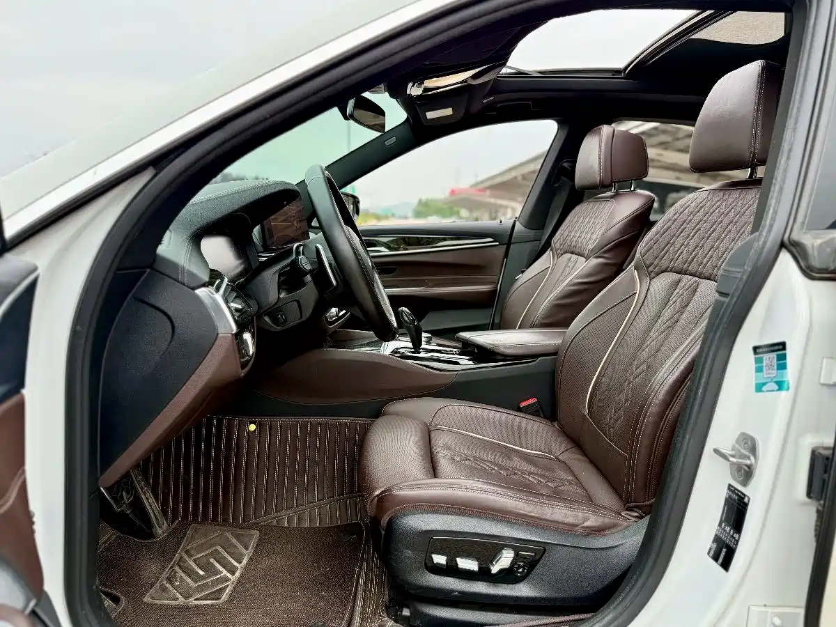 BMW 6 Series GT 2021 630i M Sport Grand Tourer Edition фото 20