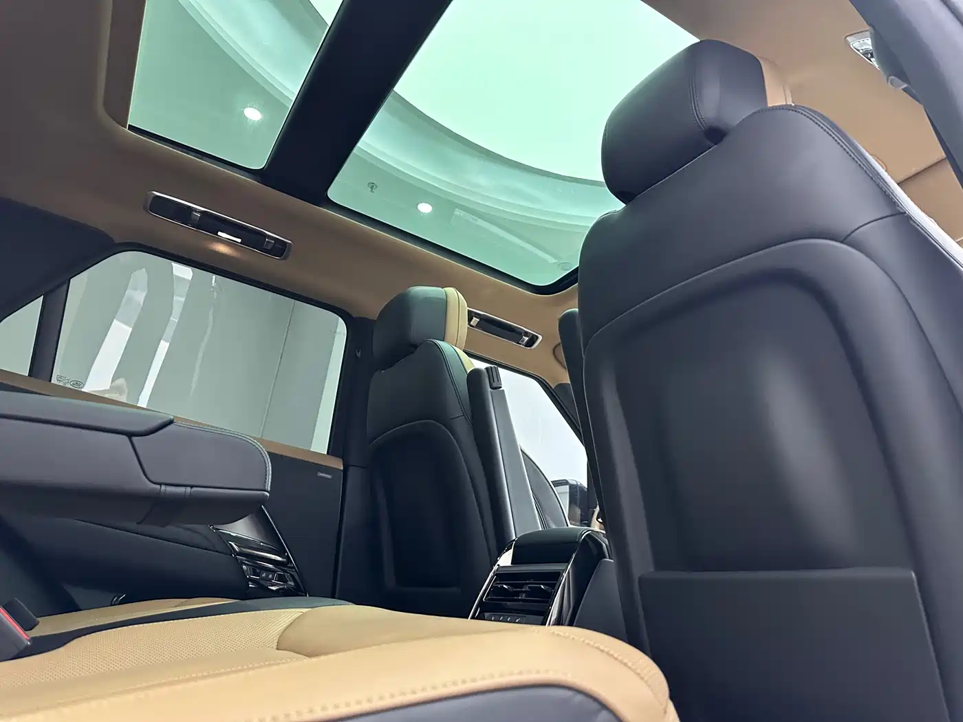 Land Rover Range Rover Sport 2024 400PS Dynamic SE фото 15