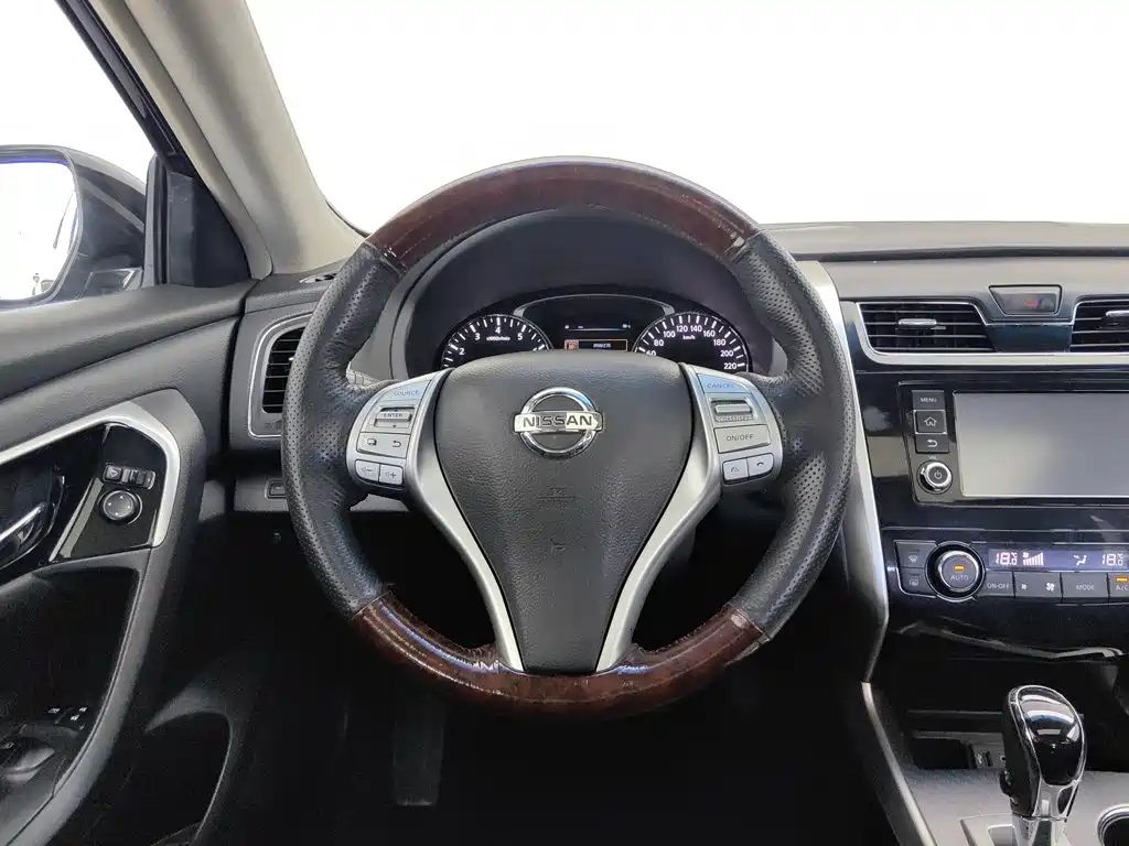 Фото 11 - Nissan Teana