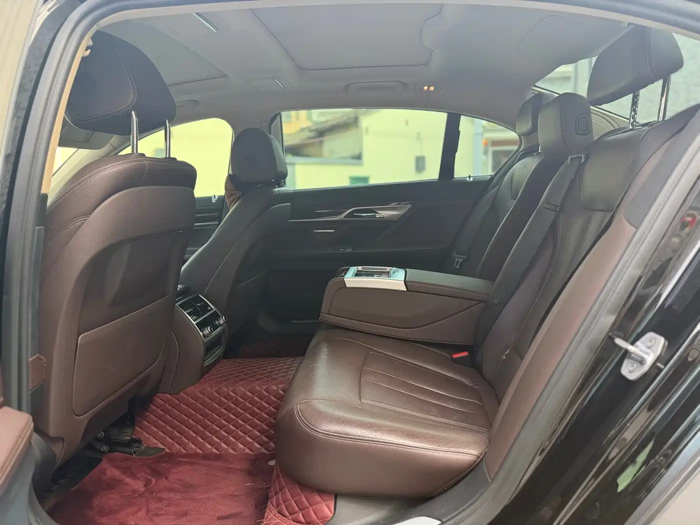 BMW 7 Series 2016 730Li Leading фото 8