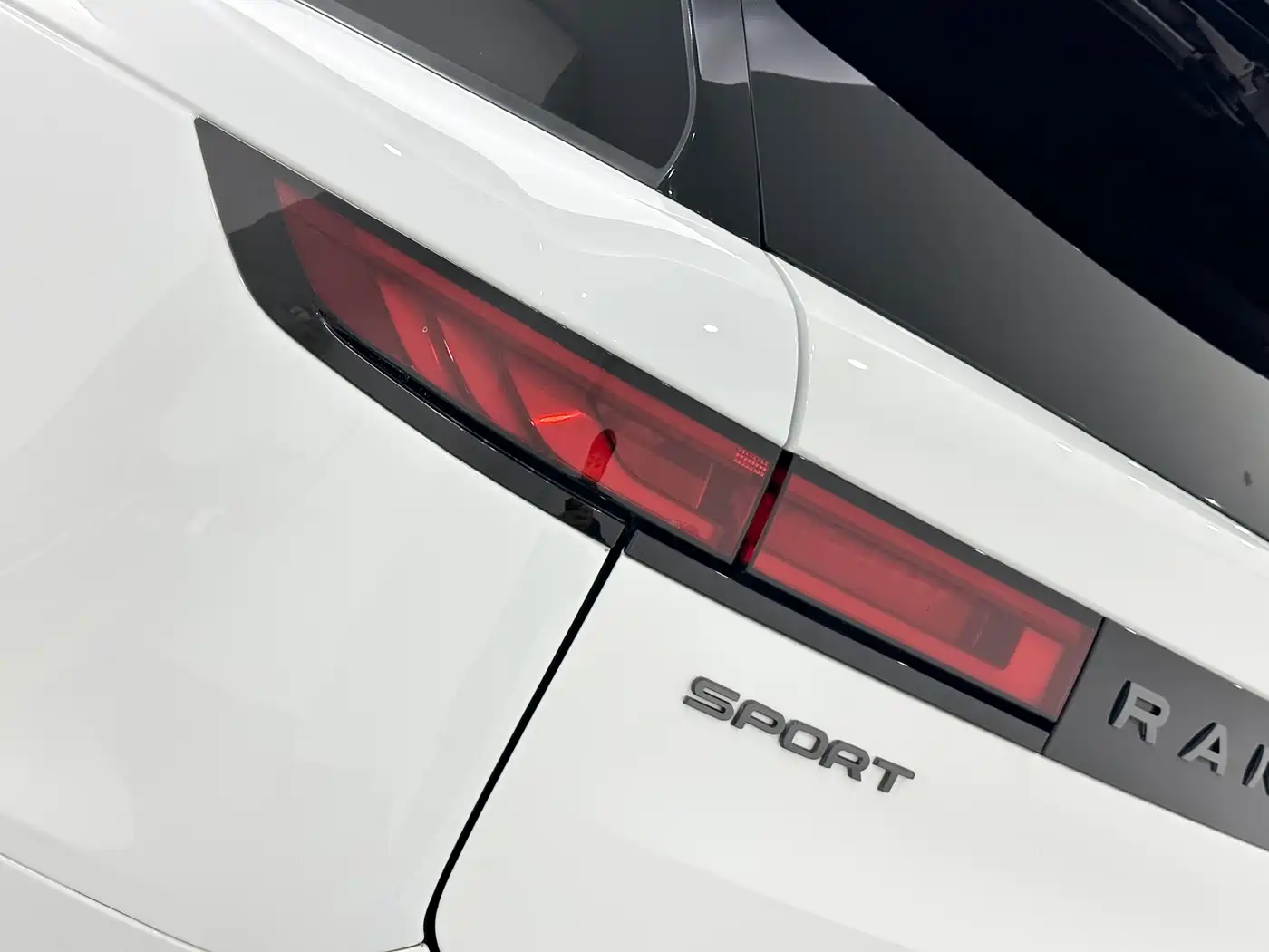 Land Rover Range Rover Sport 2024 400PS Dynamic SE фото 20