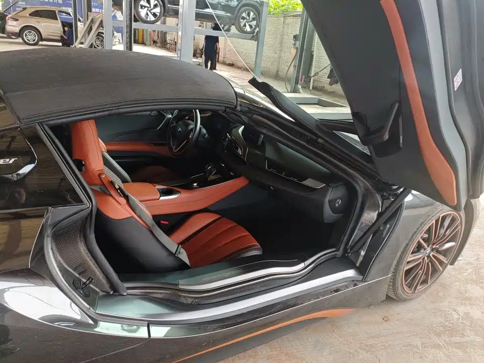 BMW i8 2019 Convertible Sports Car фото 4