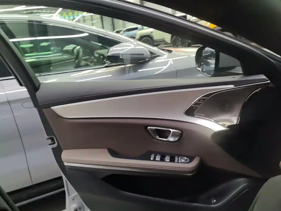 BYD Han 2025 DM-i Smart Driving Edition 125KM Honor фото 7