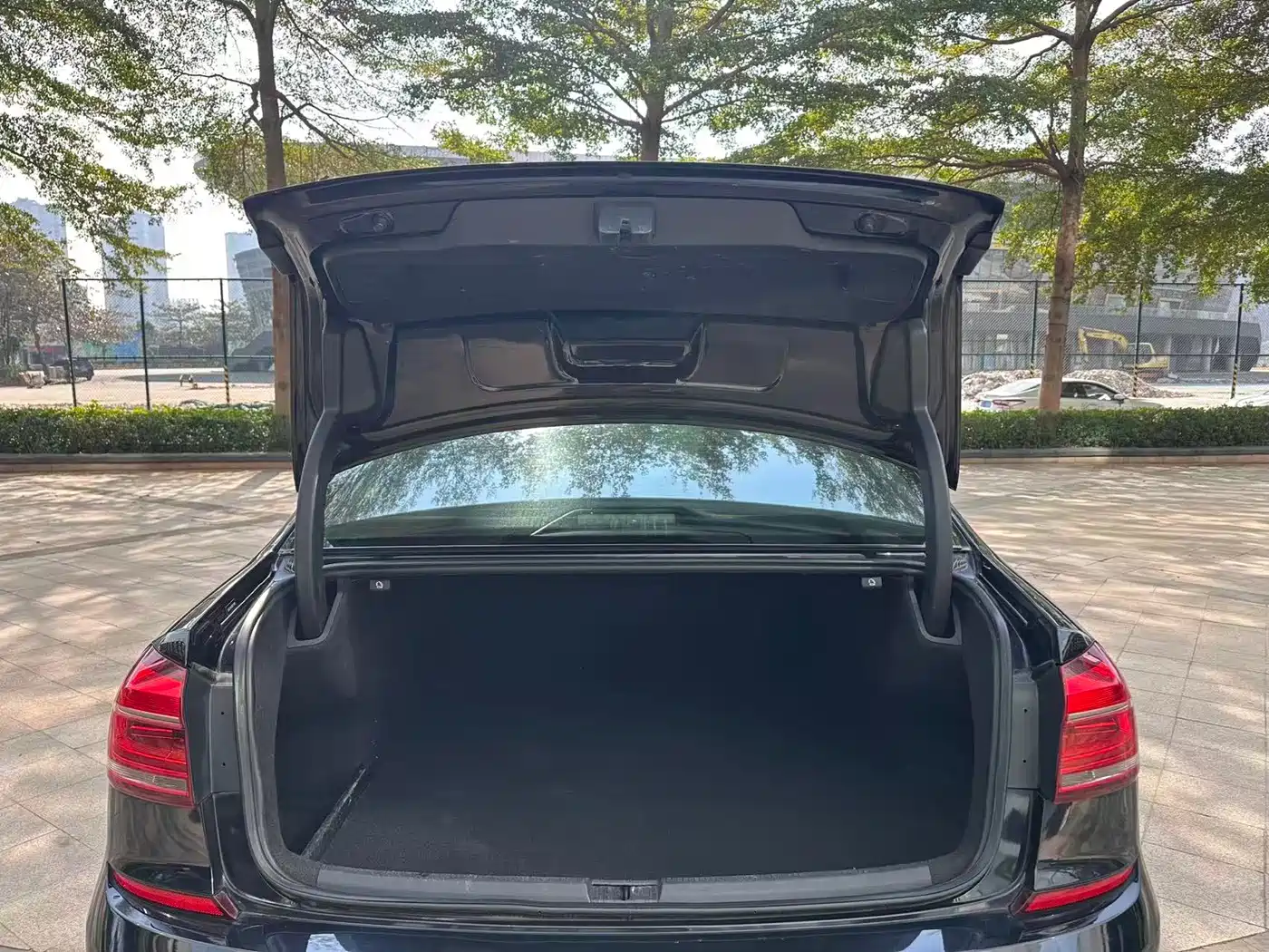Volkswagen Passat 2016 330TSI DSG Honor Edition фото 15