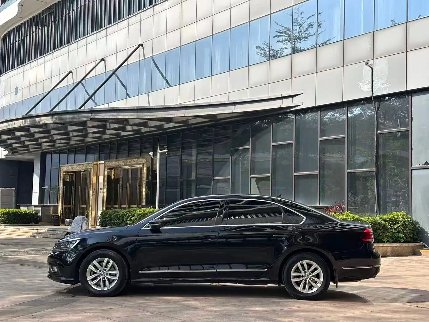 Volkswagen Passat 2016 330TSI DSG Honor Edition фото 5