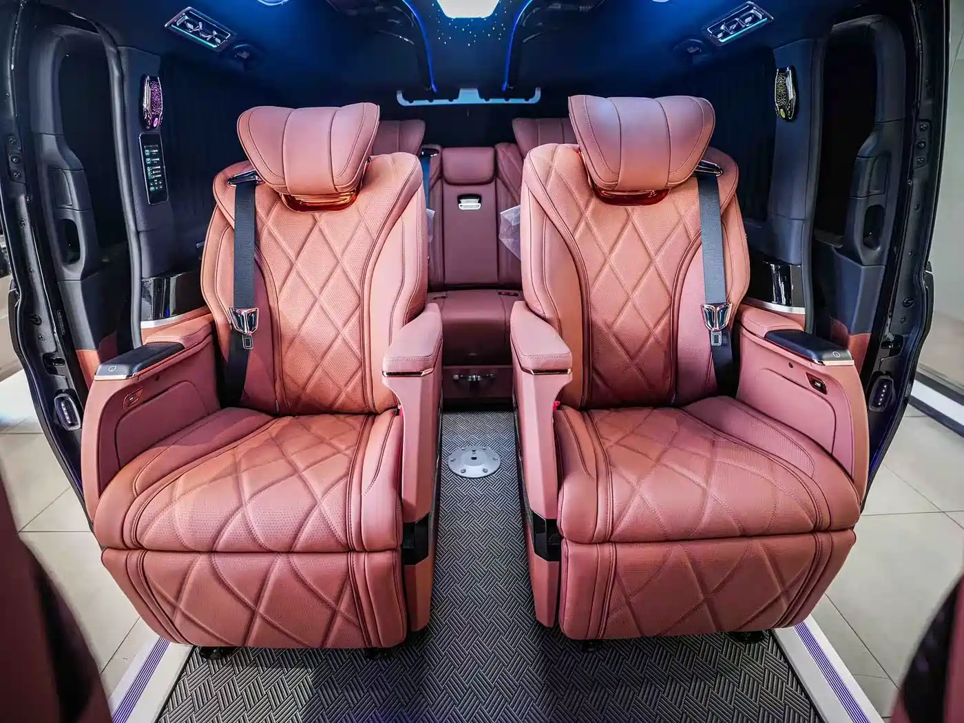 Mercedes-Benz Vito 2026 2024 2.0T Business 7-Seater