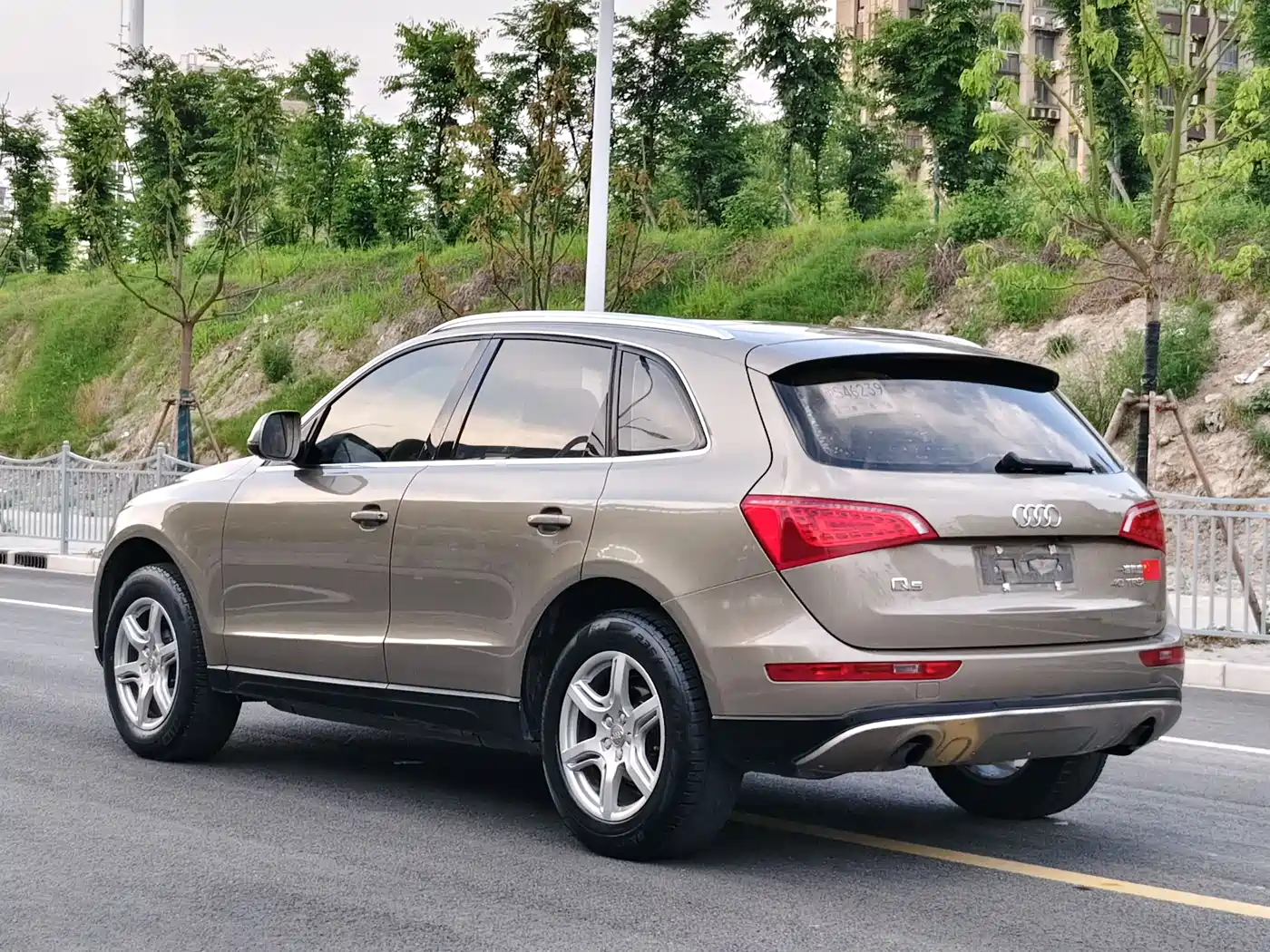 Audi Q5 2010 2.0TFSI Progressive фото 6