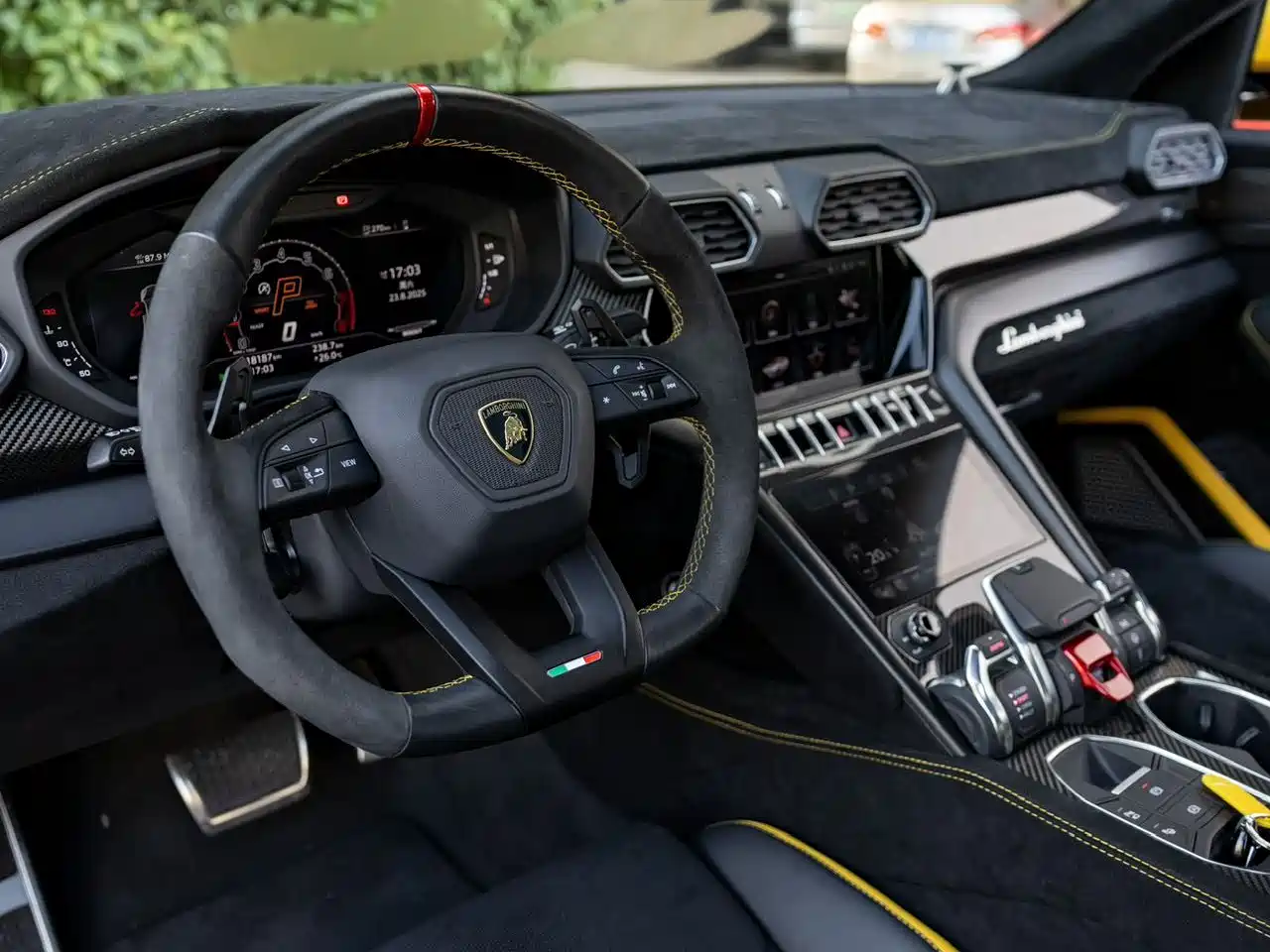 Фото 4 - Lamborghini Urus