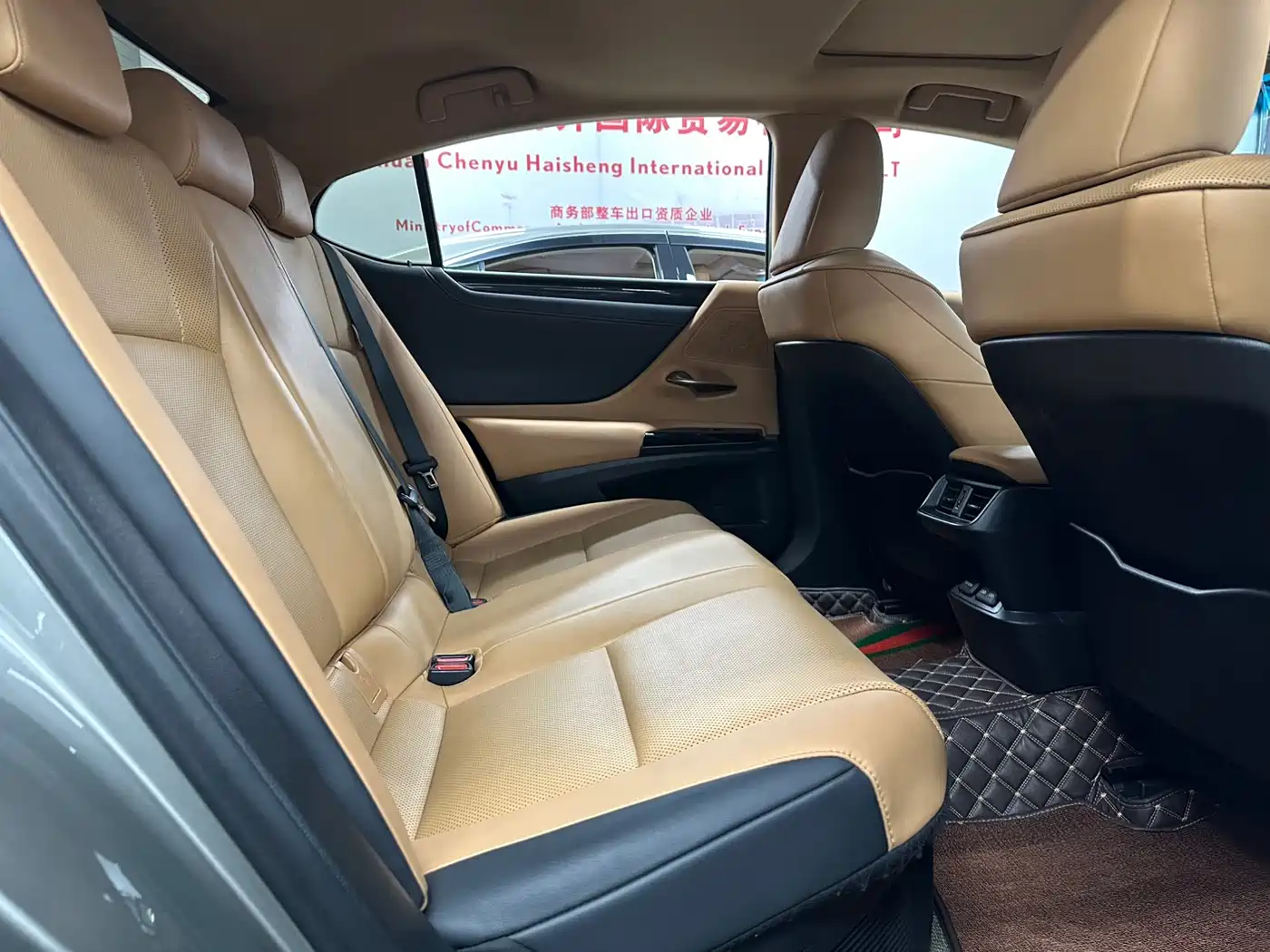 Lexus ES 2021 200 Excellence Edition фото 12