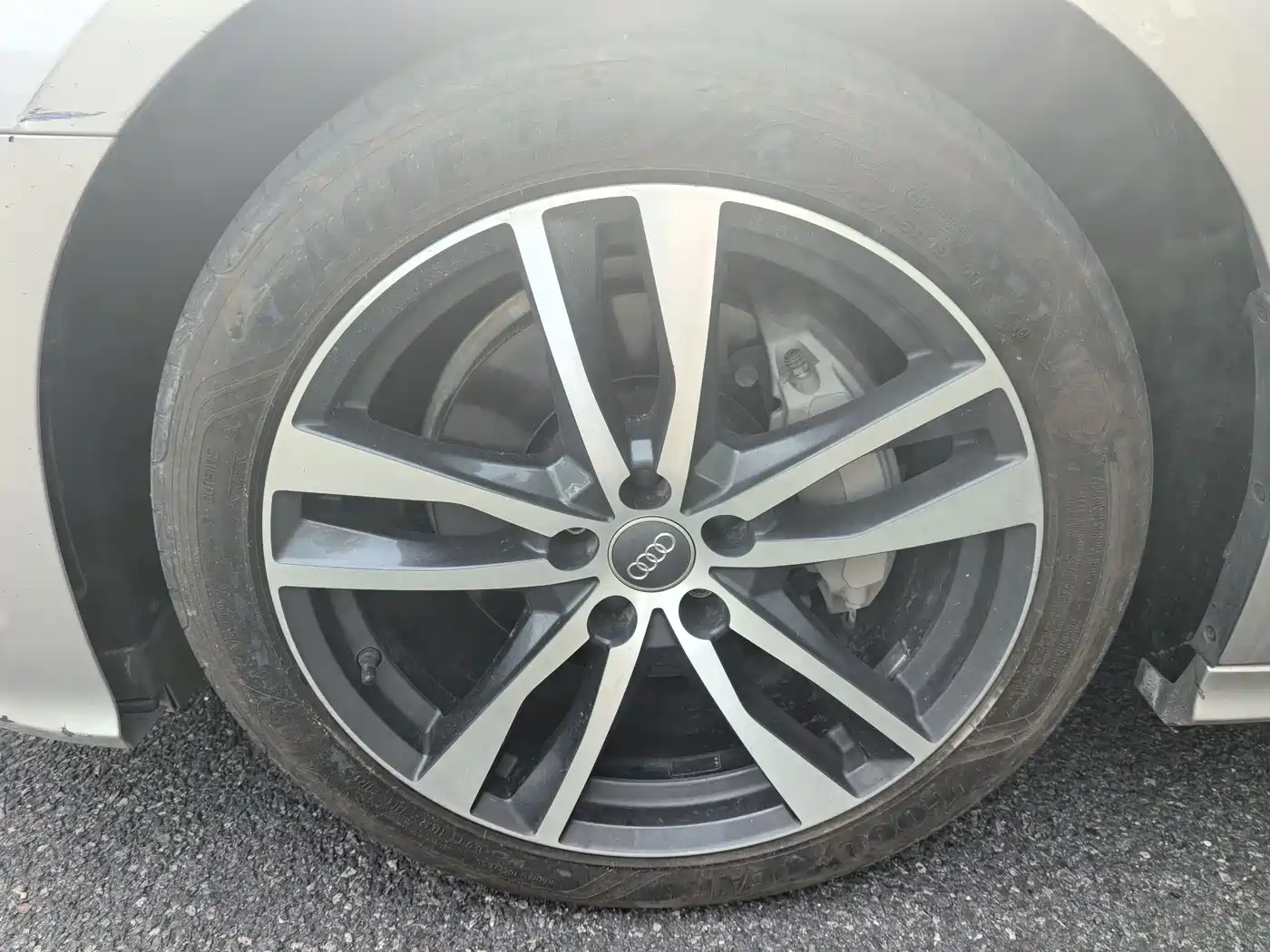 Photo 14 - Audi A6L