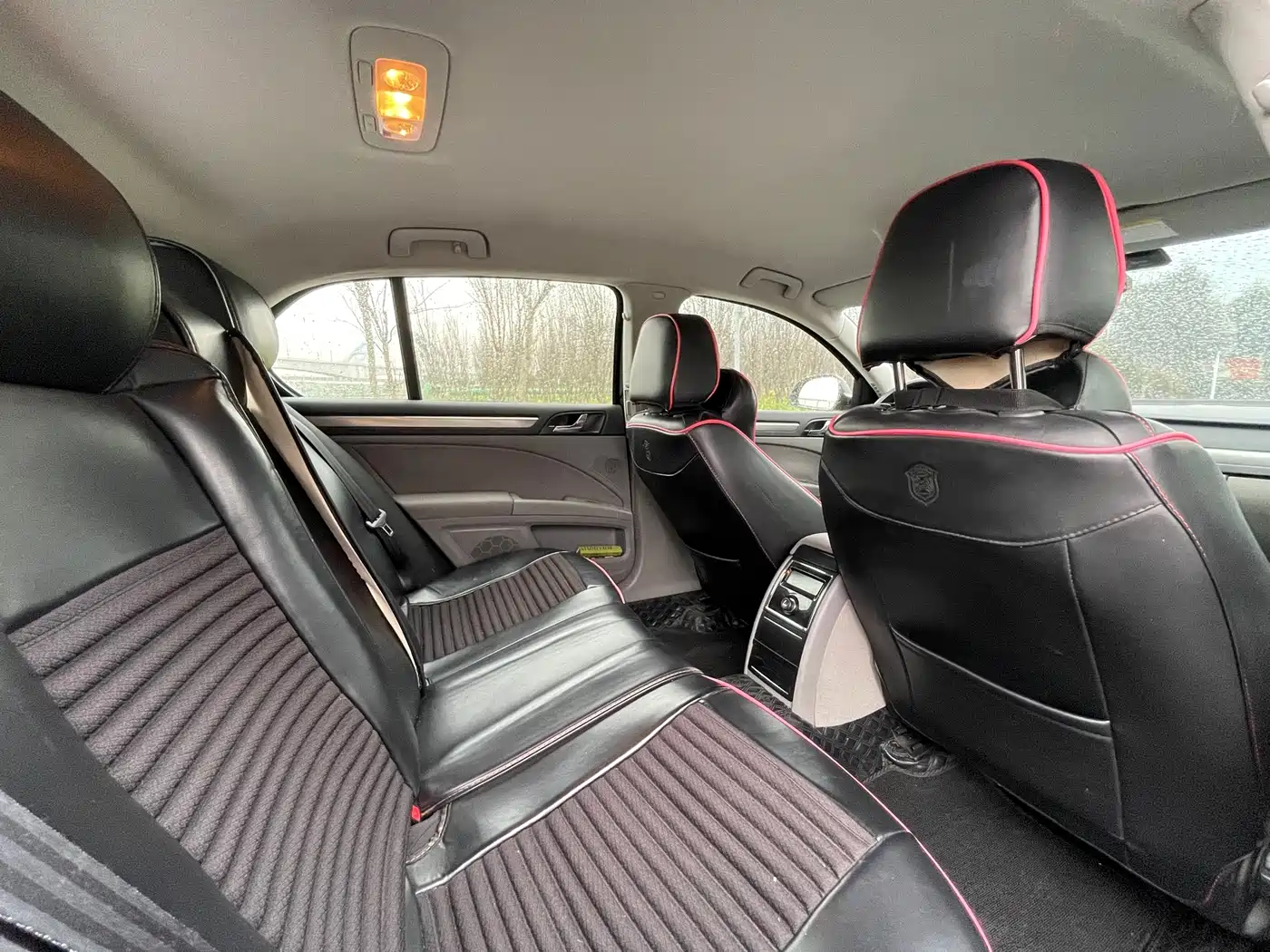 Škoda Superb 2013 1.4TSI DSG Gentleman Edition фото 11