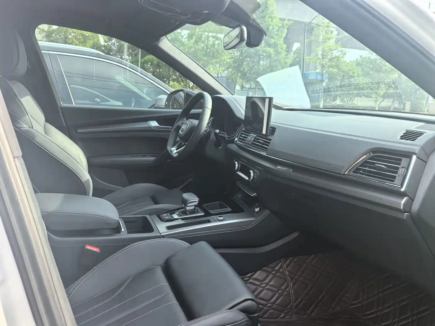 Фото 17 - Audi Q5L