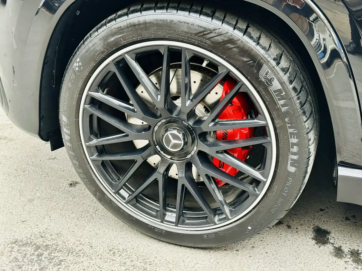 MERCEDES-BENZ GLS AMG