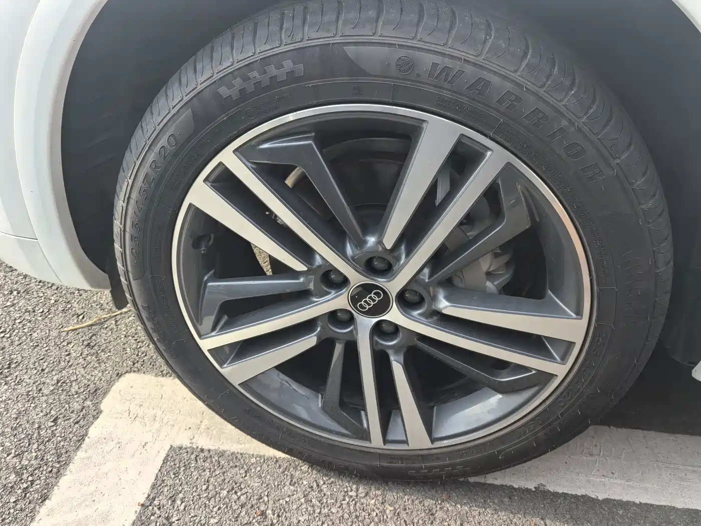Фото 9 - Audi Q5L