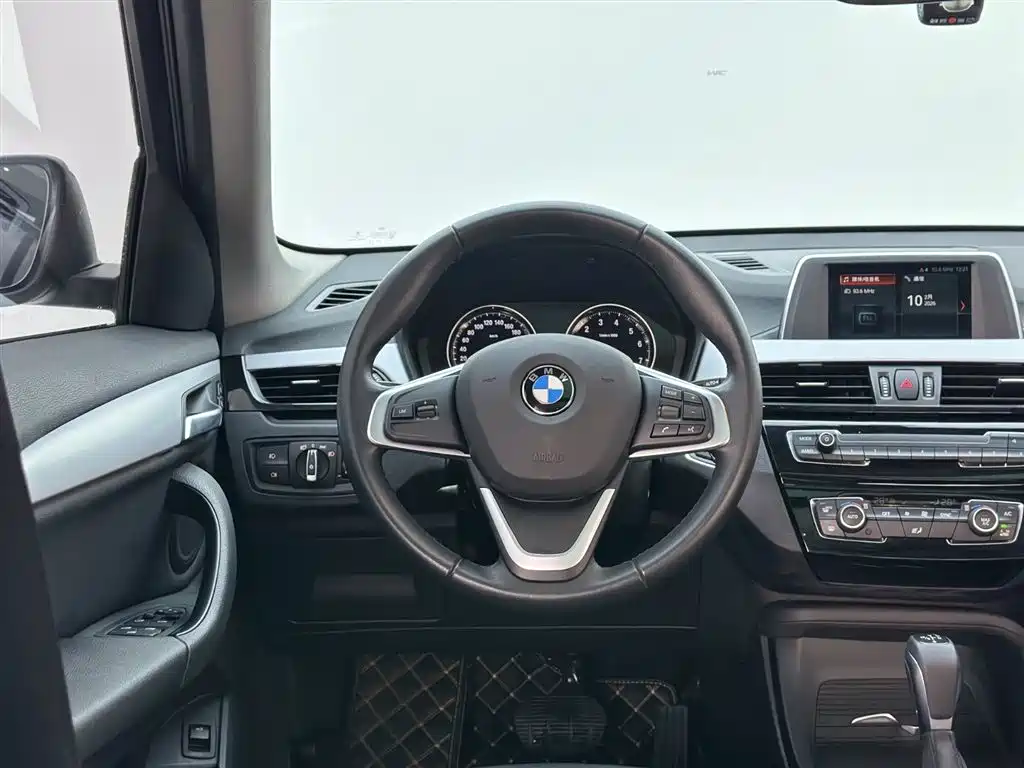 BMW X1 2019 sDrive18Li Fashion Model фото 17