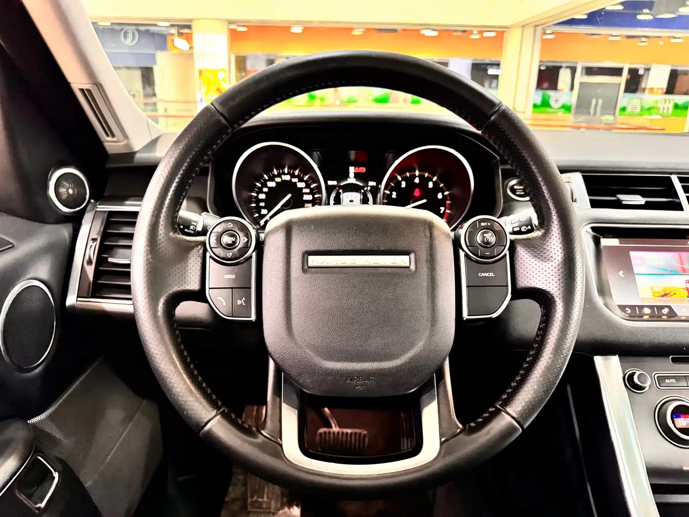 Фото 18 - Land Rover Range Rover Sport