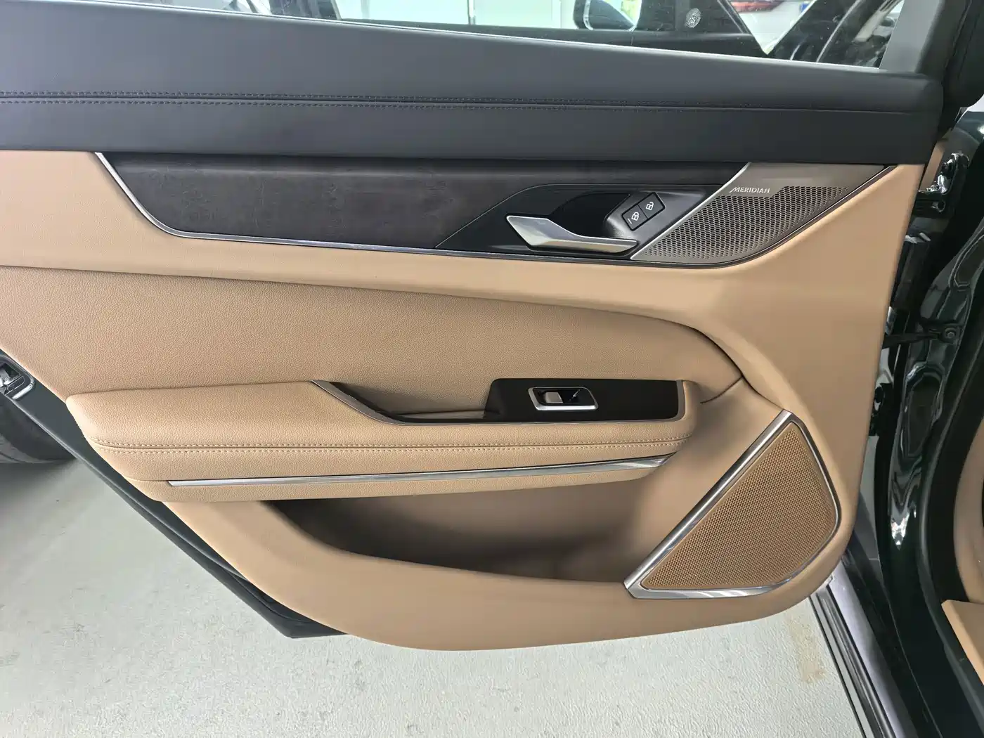 Jaguar XFL 2025 2025 2.0T P250 FWD Luxury Edition