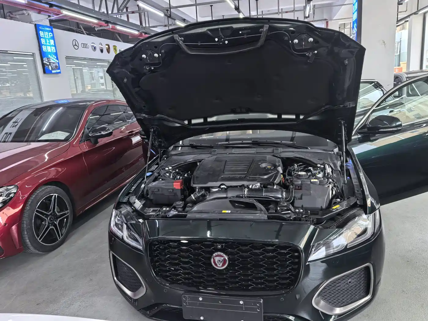 Jaguar XFL 2025 2025 2.0T P250 FWD Luxury Edition