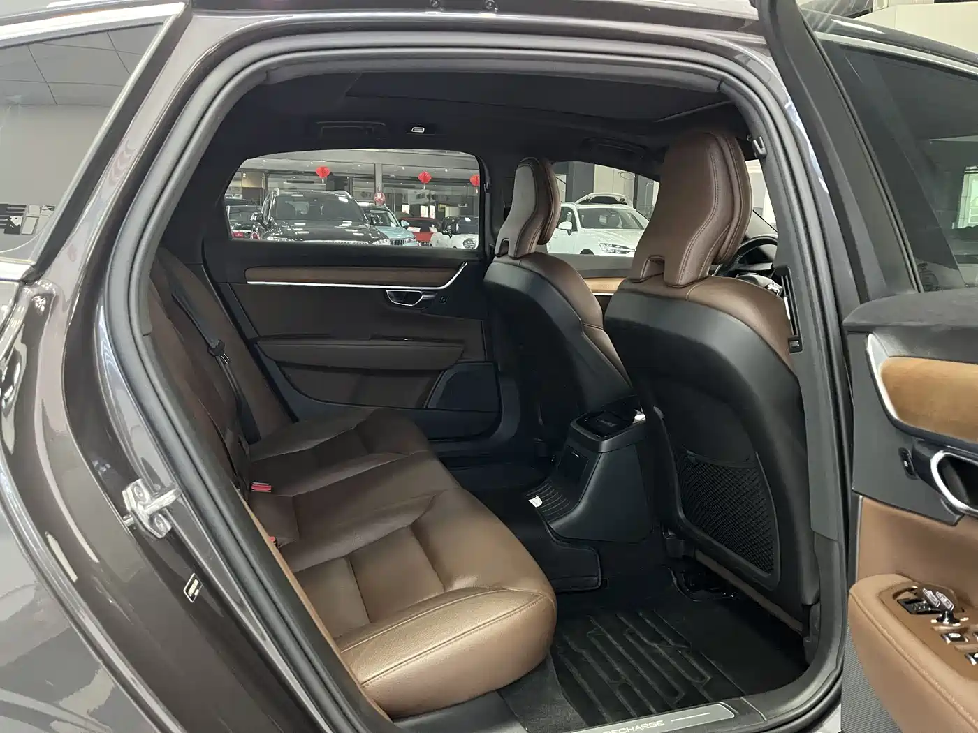 VOLVO S90 PLUG-IN HYBRID
