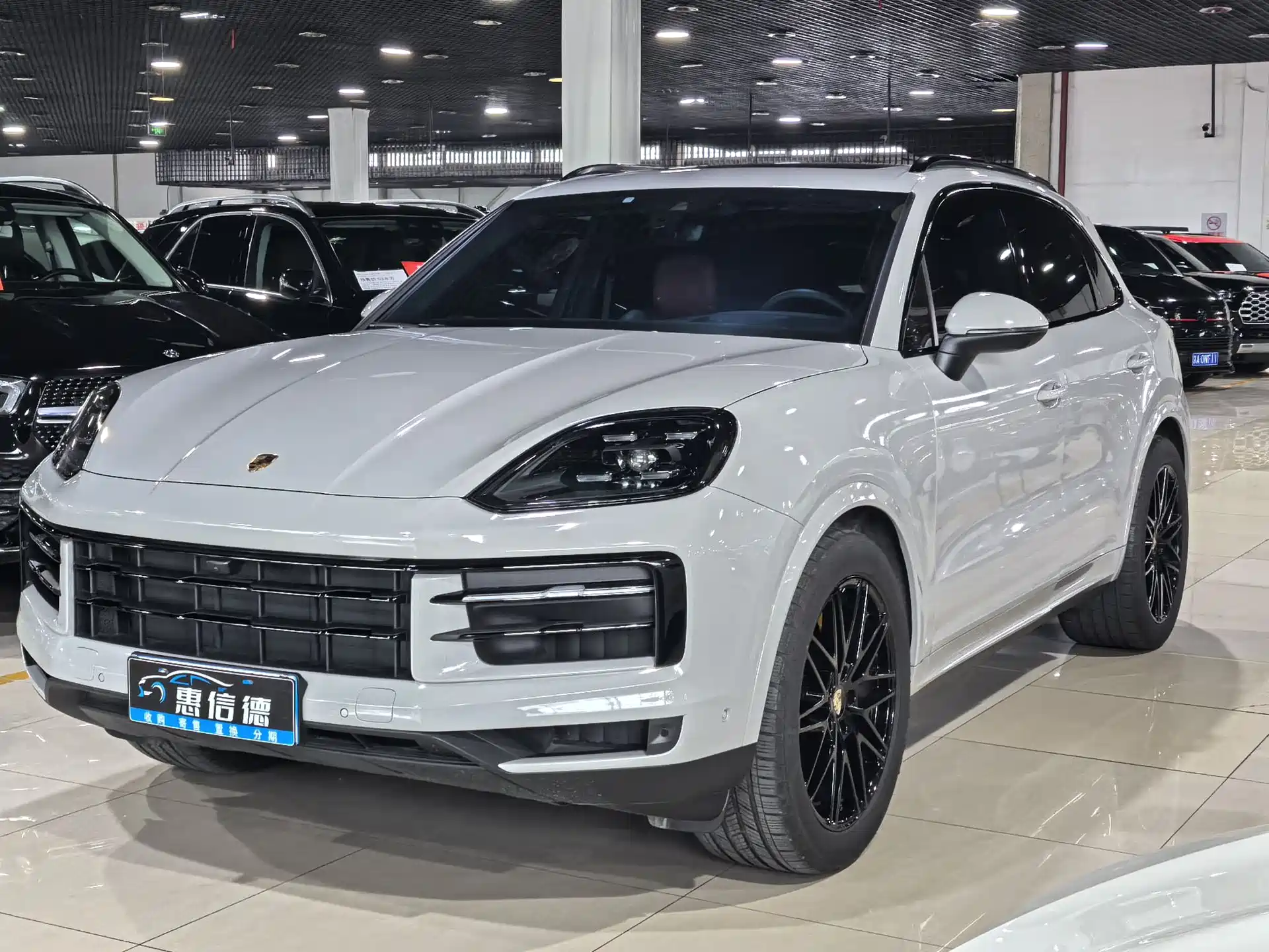 Фото 1 - Porsche Cayenne