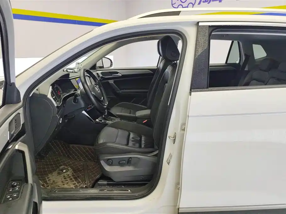 Volkswagen Tayron 2020 330TSI 2WD Luxury Smart Edition фото 9