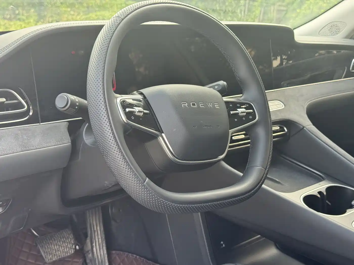 Roewe D7 2025 2025 DMH 125km World Champion Excellence Edition