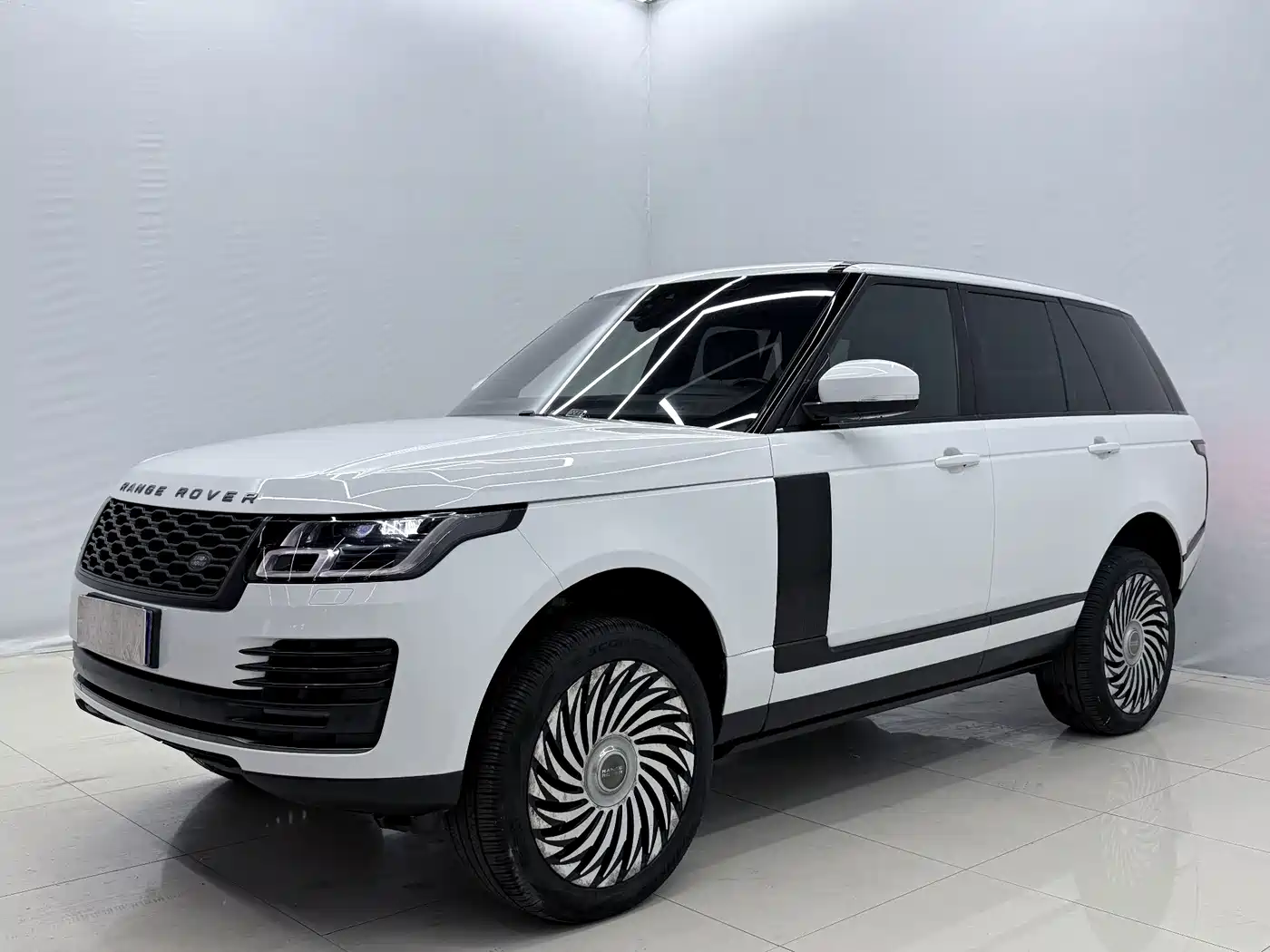 Land Rover Range Rover 2018 — пригон из Китая
