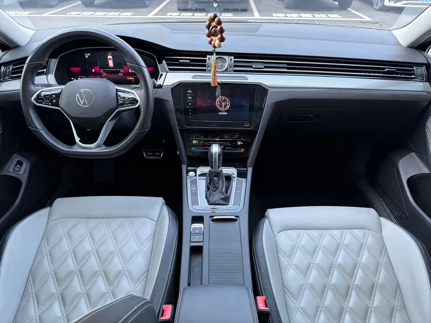 Volkswagen Magotan 2023 2 Million Units Anniversary Edition 330TSI DSG Leading Type фото 5