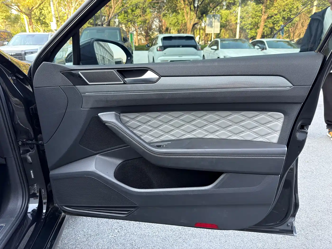Volkswagen Magotan 2023 2 Million Units Anniversary Edition 330TSI DSG Leading Type фото 15
