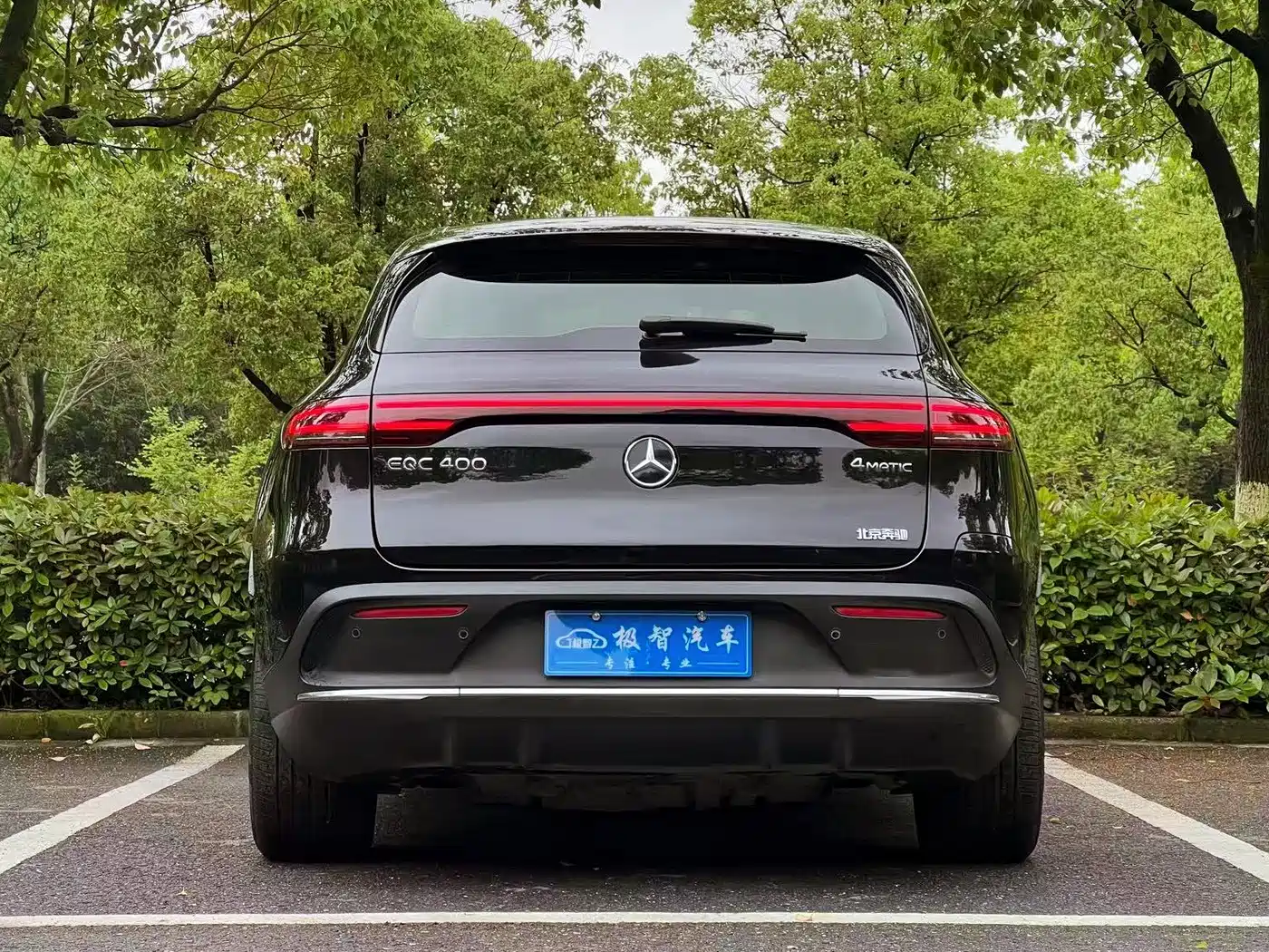 MERCEDES-BENZ EQC
