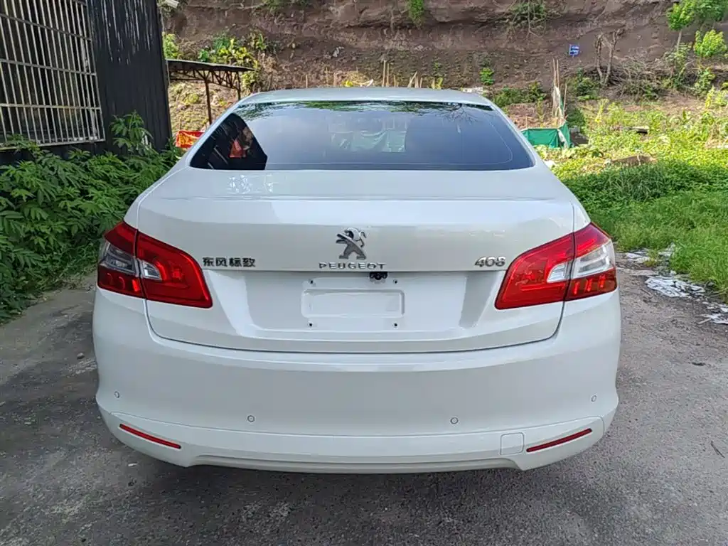 Peugeot 408 2014 1.8L Automatic Luxury Edition фото 6