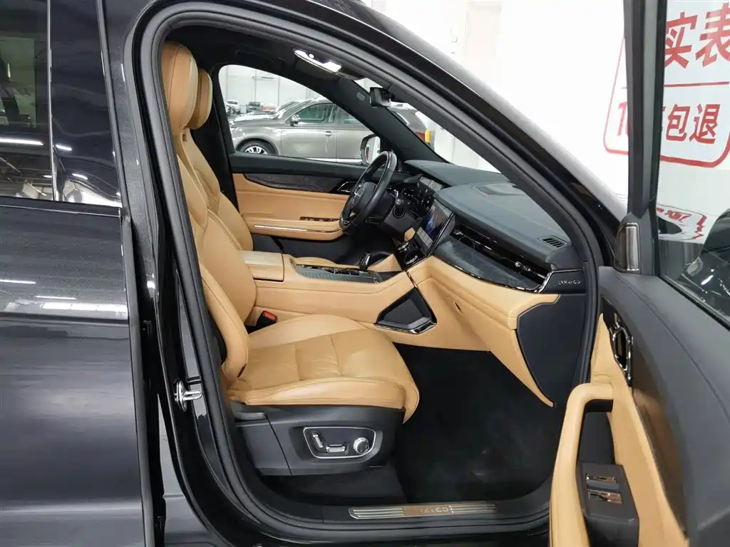 Lynk & Co 09 EM-P 2021 2.0T PHEV Ultra 6-seater фото 23