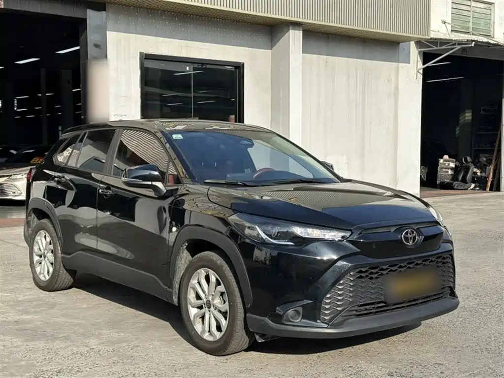 Toyota Frontlander 2023 2.0L CVT Leading Edition фото 9
