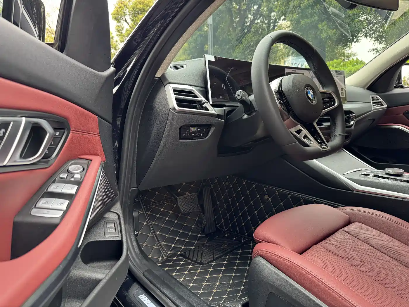 BMW 3 Series 2025 325Li M Sport Package фото 6