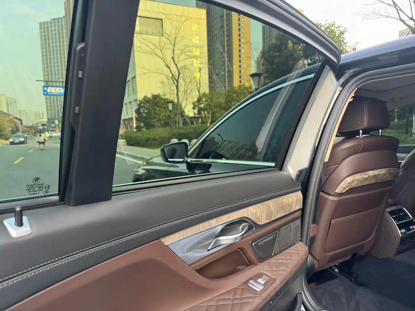 BMW 7 Series 2019 740Li Leading Luxury Package фото 11