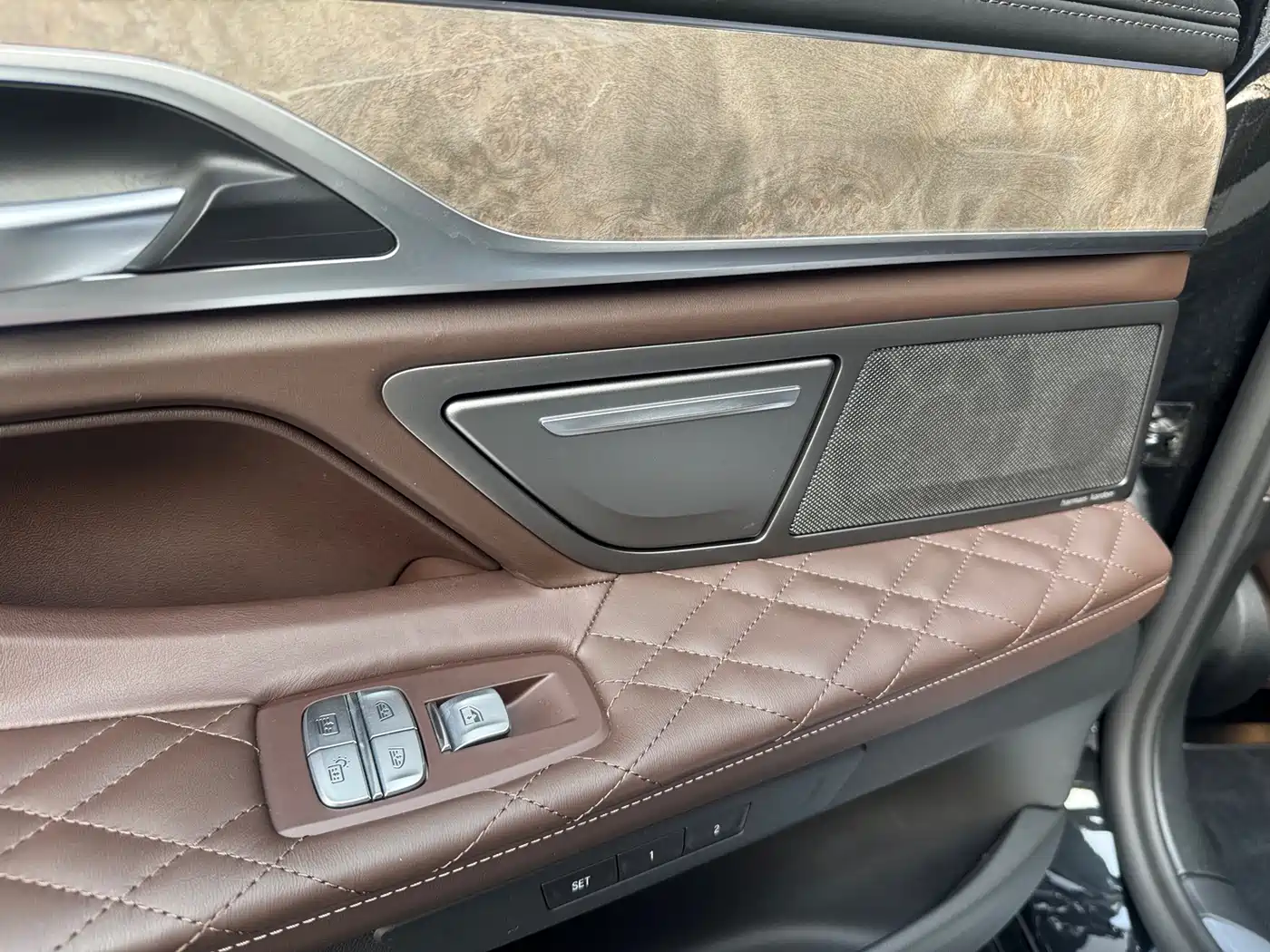 BMW 7 Series 2019 740Li Leading Luxury Package фото 17
