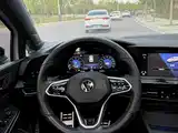 Photo 9 - Volkswagen Golf