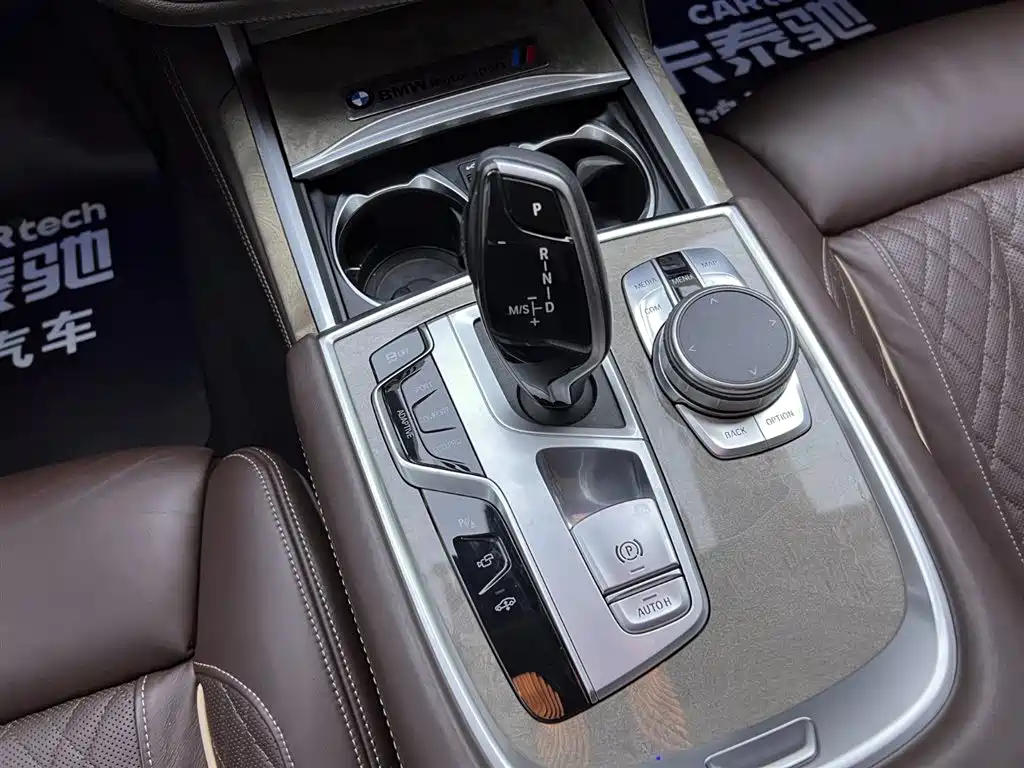 BMW 7 Series 2019 740Li Leading Luxury Package фото 24
