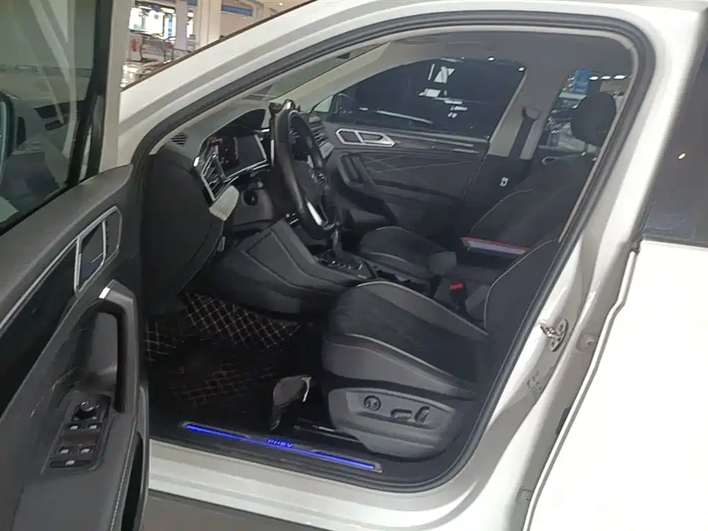 Volkswagen Tiguan L PHEV 2023 430PHEV Plug-in Hybrid Premium фото 15