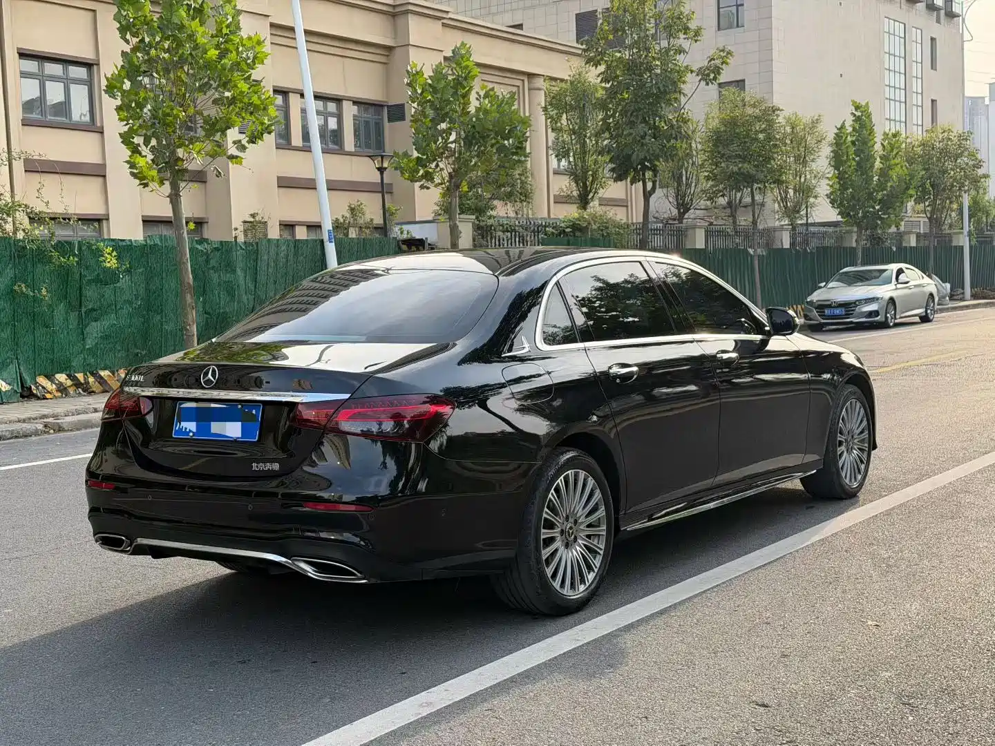 Photo 9 - Mercedes-Benz E-Class