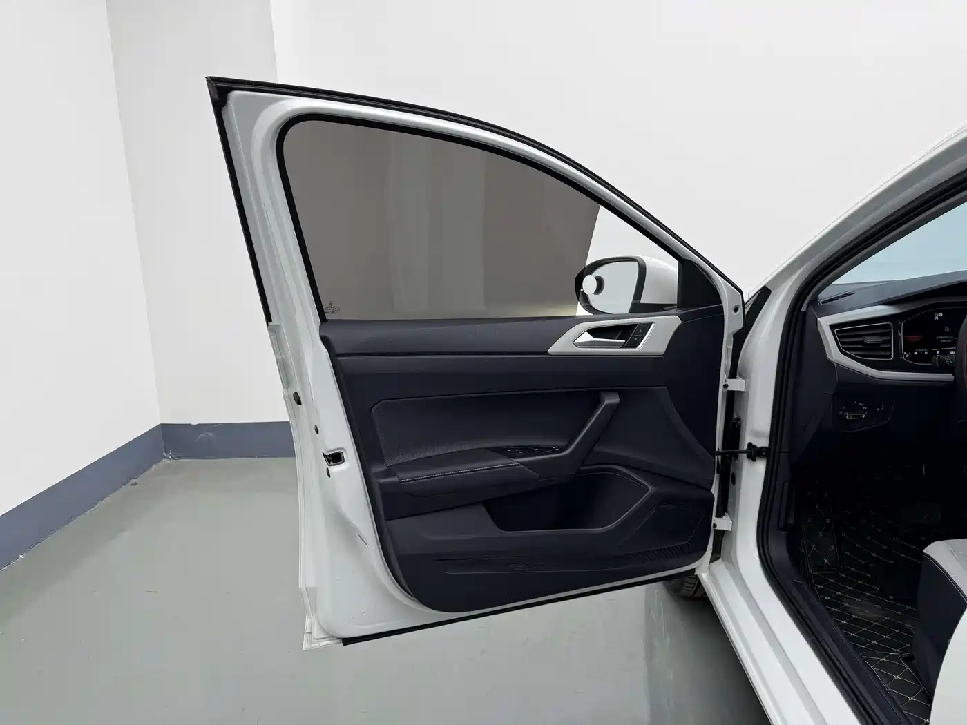 Volkswagen Lavida 2023 New Sharp 1.5L Auto Aspiration Edition фото 14