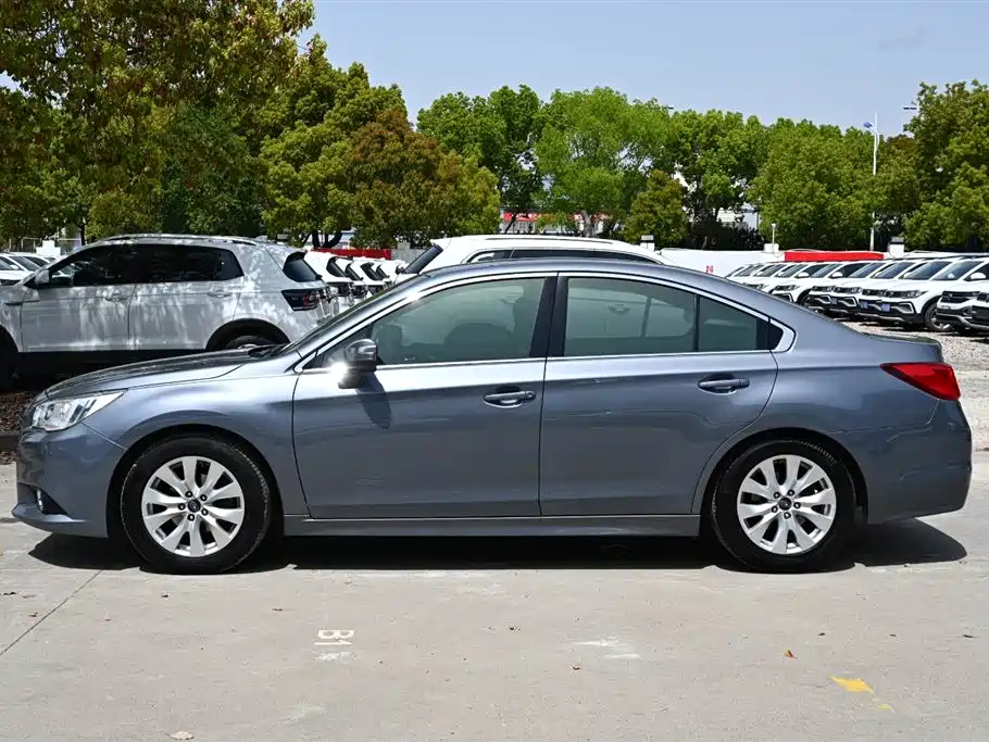 Subaru Legacy 2016 2.5i AWD Trend Edition фото 3