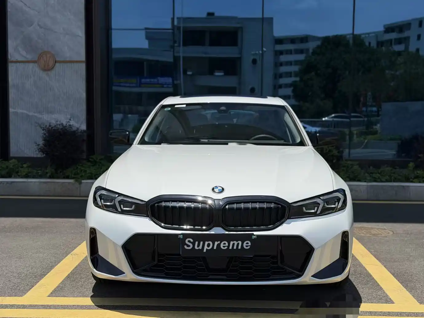 BMW 3 Series 2025 330Li M Sport Night Edition фото 2