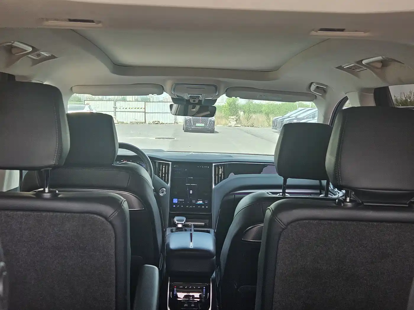 Hongqi HS7 PHEV 2024 2.0T PHEV AWD Flagship 6-Seater фото 13